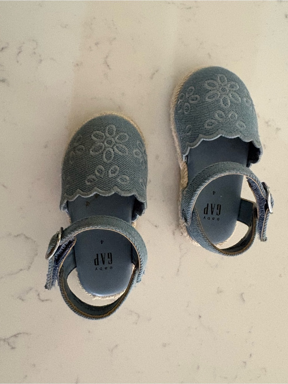 GAP Baby Blue Floral Mary Jane Sandals size 4